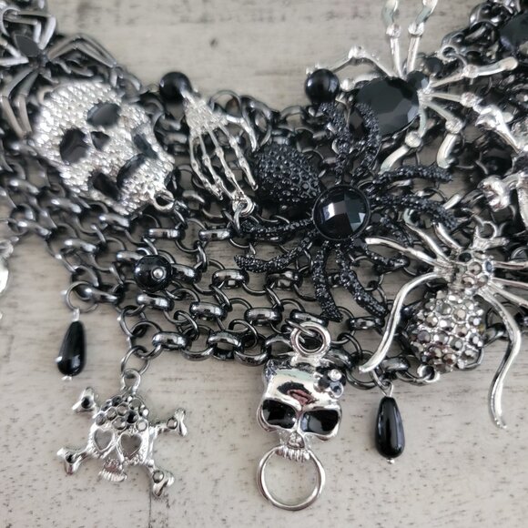 Natasha Skull Spider Mesh Necklace - Picture 3 of 14